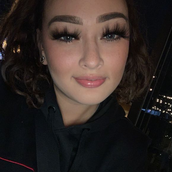 Meet your Posher, Jhordana - Picture 1 of 1